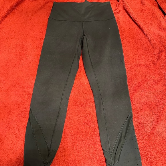 Lululemon Lazer Cut Capri Crops - Picture 2 of 3